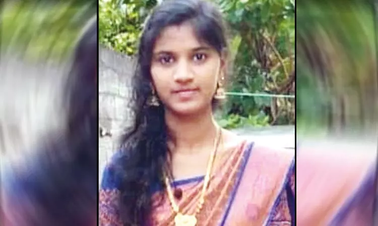 “நான் தற்கொலை செய்ய போகிறேன்”… திருமணமாகி ஒன்றரை ஆண்டு தான் ஆகுது…. தாய்க்கு போன் செய்த பின்… அதிர்ச்சி சம்பவம்…!!
