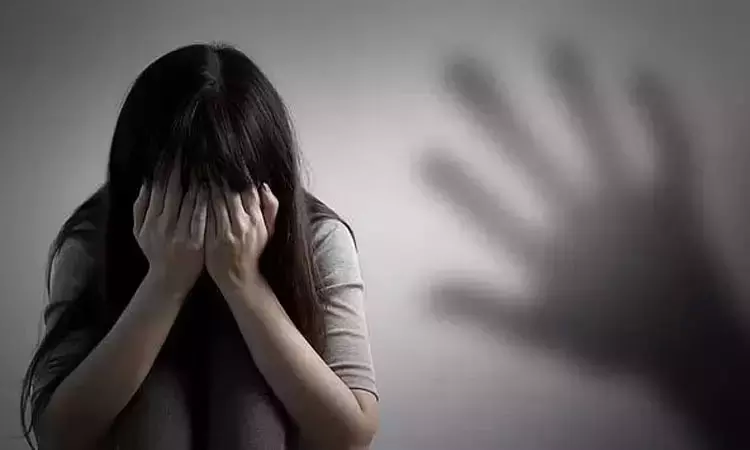 பைக்கில் வந்து பாலியல் சீண்டல்! சிசிடிவி உதவியுடன் மடக்கிய போலீஸ்! குற்றவாளி யார் தெரியுமா? அதிர்ந்து போன  காவல்துறை..!!!