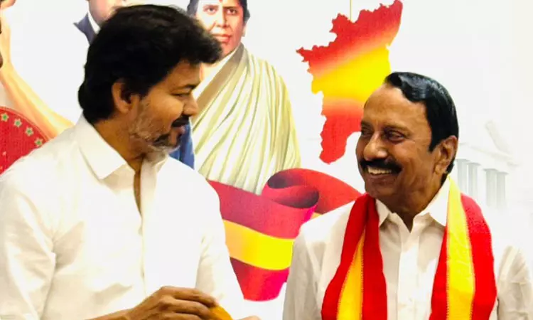 “ஆண்டுக்கு ரூ.500 கோடி வருவாய்”.. 2026-ல் விஜய் தான் தமிழகத்தின் முதல்வர்… அடித்து சொல்லும் செங்கோட்டையன்…!!!