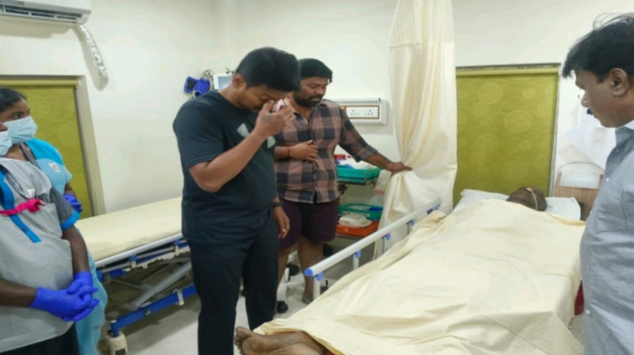 அடுத்த ஷாக்! துணை முதலமைச்சர் உதயநிதி ஸ்டாலினின் ஓட்டுநர் குடும்பத்தில் சோகம்: பாசத்துடன் ஓடோடிச் சென்று இரங்கல்..!!