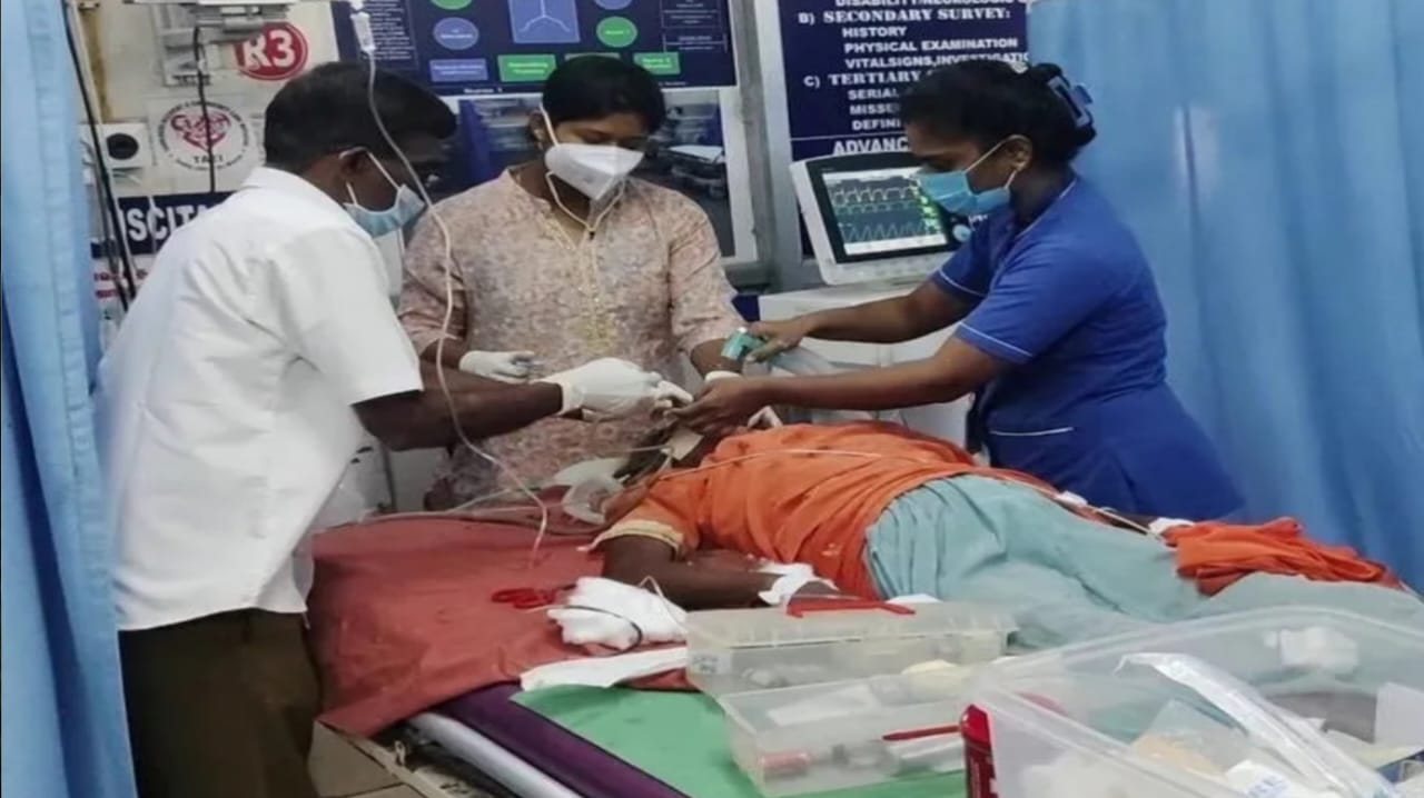 ராணிப்பேட்டையில் நெஞ்சை உறைய வைத்த கொடூரம்: மூதாட்டியின் இரண்டு காதுகளையும் அறுத்து தங்கக் கம்மல் திருட்டு! பெரும்  பரபரப்பு..!!!