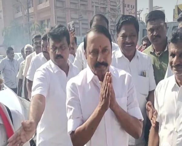 Breaking: “நான் மன வேதனையில் இருக்கிறேன்”… தவெகவில் இணைவு… மறுப்பு தெரிவிக்காத செங்கோட்டையன்..!!