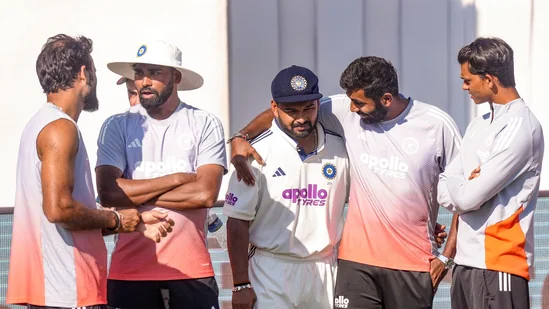 சொந்த மண்ணில் தோல்வி…. இந்திய அணியின் நிலைமை என்ன….? ஐபிஎல்-ஐ குறைச்சிட்டு இத பண்ணுங்க…. தென்னாப்பிரிக்க முன்னாள் வீரர் கோரிக்கை….!!