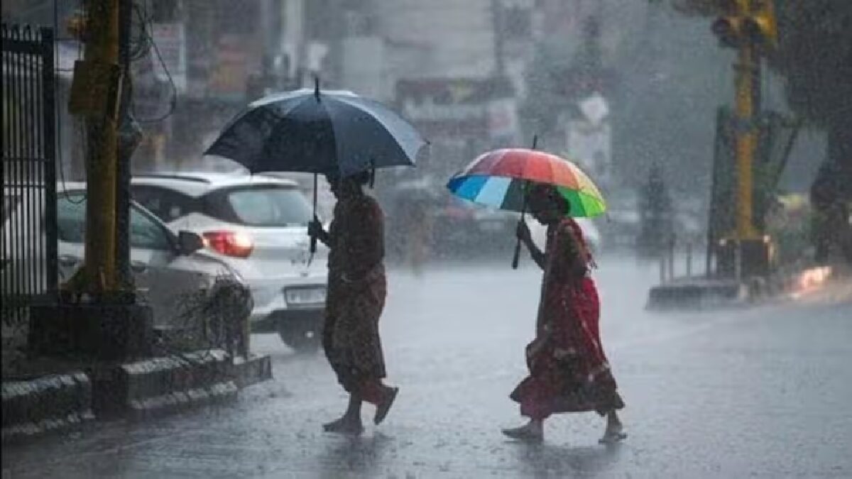 தமிழகத்திற்கு அலர்ட்…. இன்று 16 மாவட்டங்களில் கொட்டித்தீர்க்கப்போகும் கனமழை…. லிஸ்ட்ல உங்க ஊர் இருக்கா….?