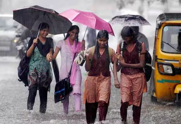 Breaking : கனமழை எதிரொலி: கடலூர் மாவட்டத்தில் இன்று பள்ளிகளுக்கு மட்டும் விடுமுறை..!!!