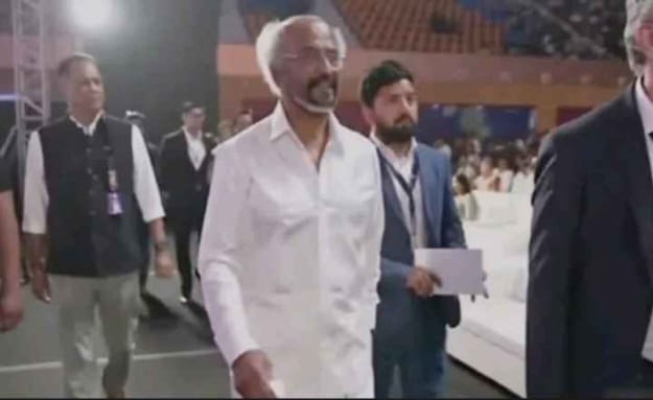 “100 ஜென்மம் எடுத்தாலும் ரஜினியாகவே..!”…வாழ்நாள் சாதனையாளர் விருது… நடிகர் ரஜினிகாந்தை கௌரவித்த சர்வதேச திரைப்பட விழா..!!!