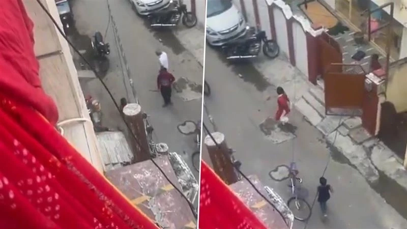 “என்னை திருமணம் செய்துகொள்”… வீடு புகுந்து பெண்ணை சரமாரியாக தாக்கிய நபர்… வைரலாகும் அதிர்ச்சி வீடியோ…!!