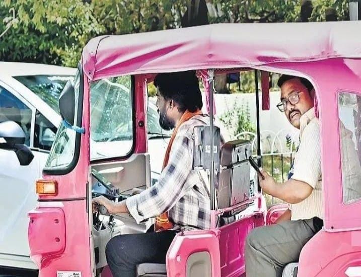 இனி ஆண்கள் பிங்க் ஆட்டோ ஓட்டினால் உடனே பறிமுதல் செய்யப்படும்…. மாவட்ட ஆட்சியர் எச்சரிக்கை…!!!