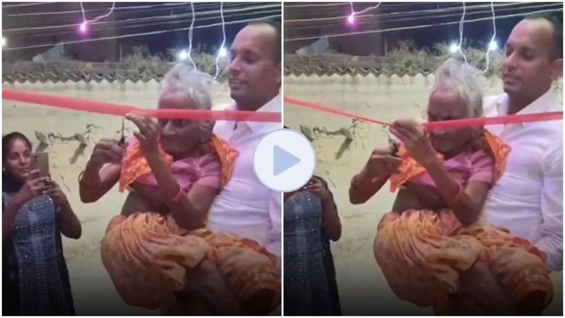 அம்மான்னா சும்மாவா…. உழைத்து கட்டிய வீடு…. தாய் கையால் ரிப்பன் வெட்டி…. மகனின் செயலுக்கு குவியும் பாராட்டுகள்….!!