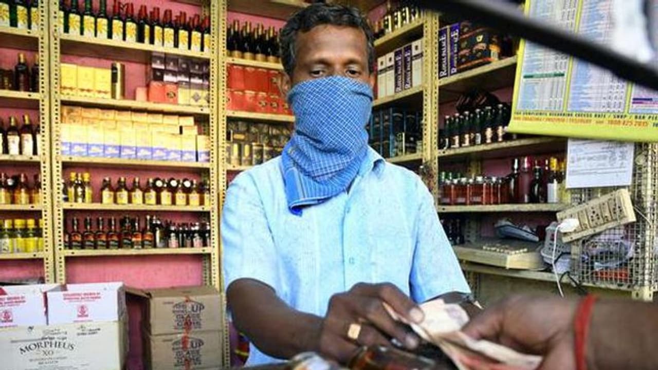 ஷாக் தகவல்..! ரூபாய் 1 வித்தியாசம் வந்தாலும் ஆக்‌ஷன்..! மாவட்ட மேலாளர்களுக்கு TASMAC விடுத்த முக்கிய உத்தரவு..!