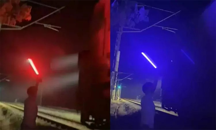 பள்ளி குழந்தைகளும் இந்த அளவுக்கு இறங்கிட்டாங்களா..? நடுவழியில் ரயிலை நிறுத்திய +2 மாணவர்கள்…. காரணத்தைக் கேட்டா ஆடிப் போயிடுவீங்க…!!!