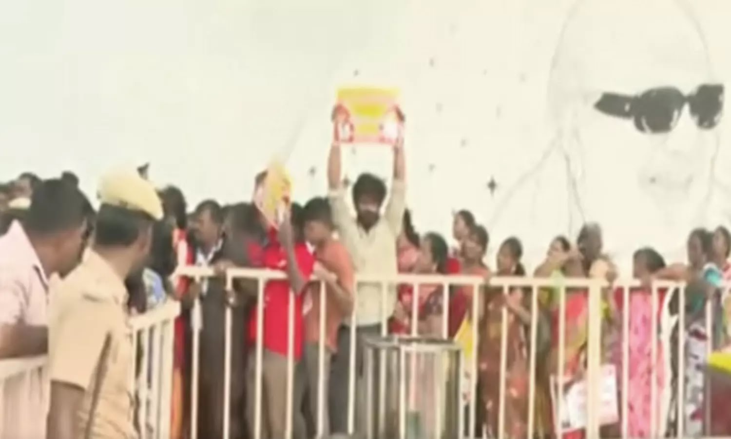 “எங்க வயித்துல அடிக்காதீங்க”அண்ணா அறிவாலயம் TO மெரினா…. அடுத்தடுத்து வெடிக்கும் போராட்டங்கள்….!!