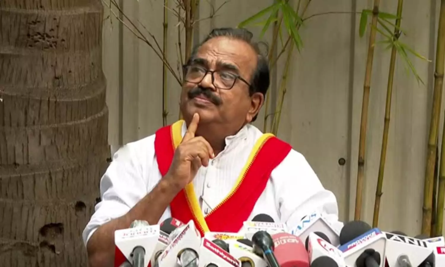 இதை குறித்து பேசாமல் இருப்பதுதான் விஜய்க்கு நல்லது… நாஞ்சில் சம்பத் அதிரடி பேட்டி…!!