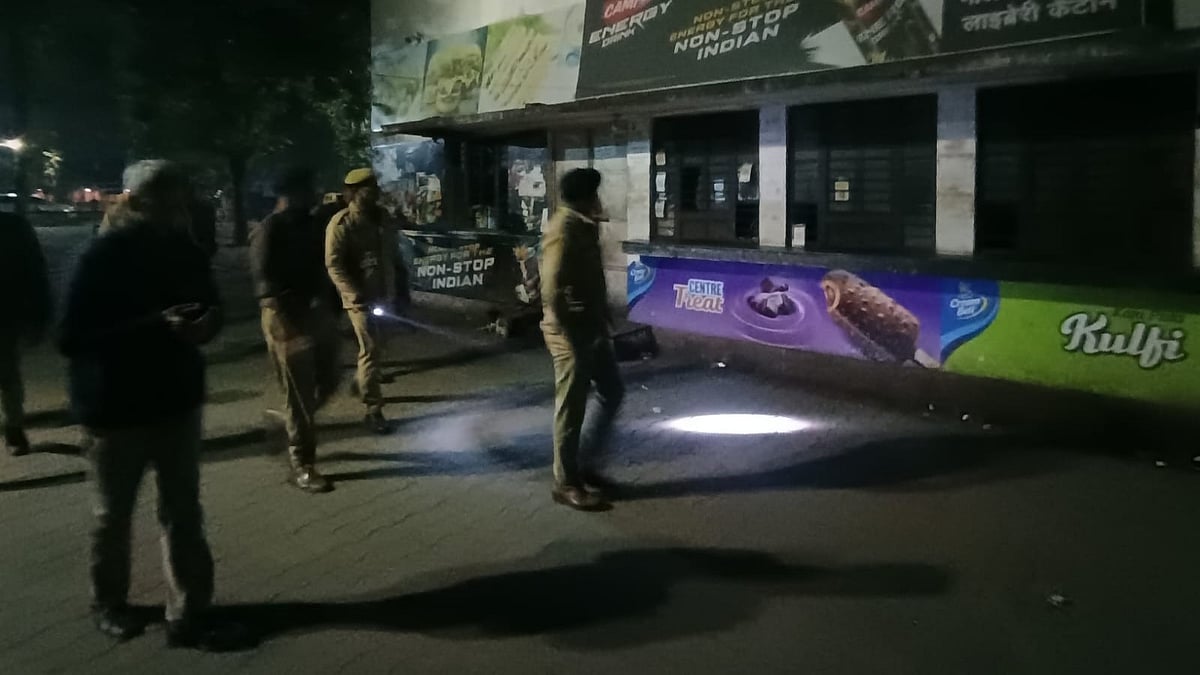 இரவில் வாக்கிங் சென்ற பள்ளி ஆசிரியர்… துப்பாக்கியால் சுட்டு கொன்ற மர்ம நபர்கள்… பரபரப்பு சம்பவம்…!!!