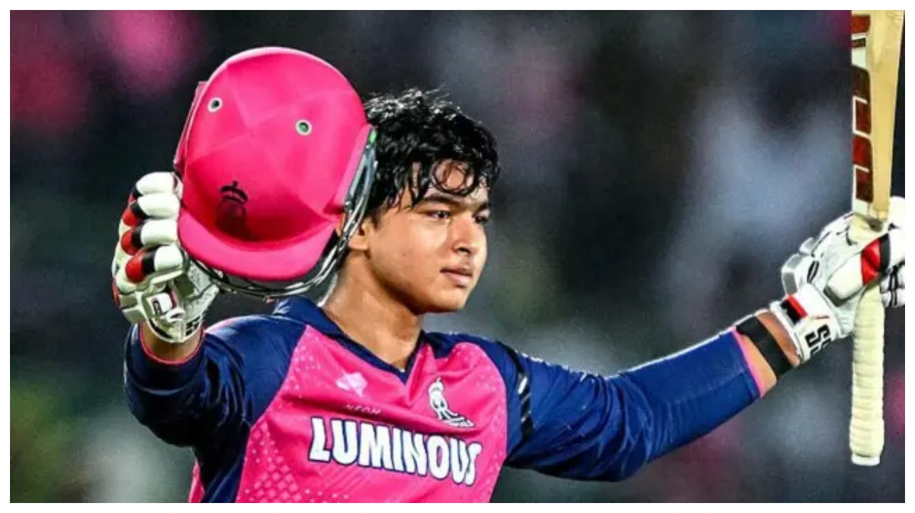 ஏபி டி வில்லியர்ஸ் ரெக்கார்டை தூள் தூளாக்கிய இந்திய சிறுவன்…. 14 வயதில் இமாலய சாதனை… ஜூனியர் சச்சின் ரெடி கிரிக்கெட் உலகில் பெரும் பரபரப்பு…!!!