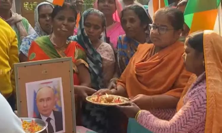 இந்தியாவில் புதின்! வாரணாசியில் ‘சூப்பர் ஸ்டார்’ வரவேற்பு! பெண்கள் செய்த செயல் – மோடி உற்சாகம்..!!!