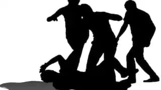 வியாசர்பாடியில் நடுரோட்டில் பயங்கரம்!  “சிறையிலிருந்து வெளியே வந்த சில மணிநேரம் தான்!” – ரவுடி ‘பிஸ்கட்’ சந்தோஷைச் சுற்றி வளைத்துச் சரித்த 5 பேர் கும்பல்!