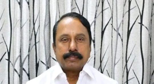 Breaking: அதிமுகவில் இருந்து தவெக-வுக்கு தாவும் முன்னாள் அமைச்சர்கள்… செங்கோட்டையன் கருத்தால் அரசியல் வட்டாரத்தில் சலசலப்பு…!!!