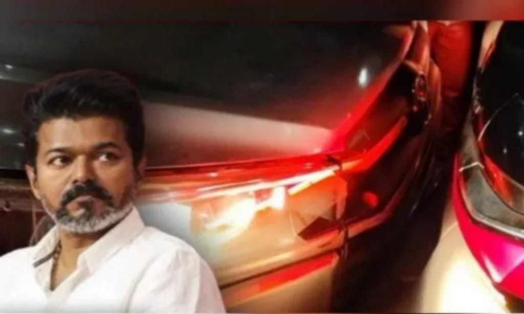 Breaking: “தளபதிக்கு என்னாச்சு..?” விபத்தில் சிக்கிய விஜய்யின் கார்… மலேசியாவில் இருந்து வந்தபோது நிகழ்ந்த அடுத்தடுத்த சோதனைகள்.! பதறிய ரசிகர்கள்…!!!