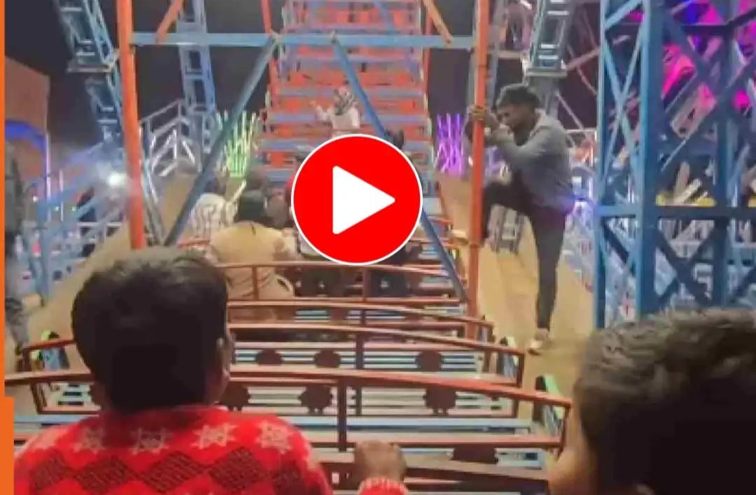 கடவுள் கொடுத்த உயிர்..வேகமாக ஆடிய ஊஞ்சலில் ஸ்டண்ட் செய்ய  முயன்று மரணத்தின் விளிம்பிற்குச் சென்ற இளைஞர்..காப்பாற்றிய சிறுமிகள்..வைரலாகும் வீடியோ..!!