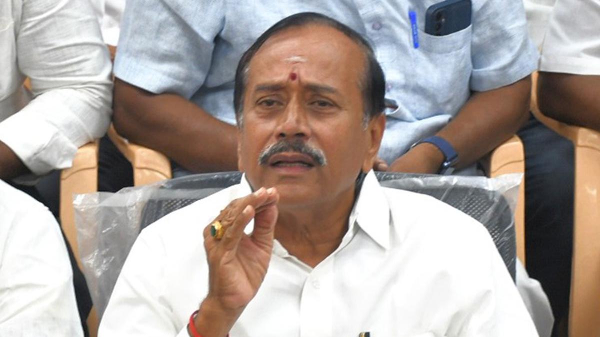 அரசுப் பேருந்துகளில் திடீர் மாற்றம்: “தமிழ்நாடு” என்ற பெயரை நீக்கிட்டு கலைஞர் பெயர் வைக்கத்தான் இதெல்லாம் நடக்குதா? – எச்.ராஜா பயிர் குற்றச்சாட்டு..!!!