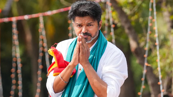 “உங்க காதுல டால்டா ஊத்த நான் வரல” டெல்டாகாரன்னு பொய் சொல்ல மாட்டேன்…. முதல் வேலையா விவசாயிகளோட பிரச்சனை தீர்ப்பேன்…. விஜய் கொடுத்த வாக்குறுதி….!!