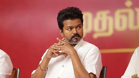 மீண்டும் அதிர்ச்சி..!  “ஈரோடு மண்ணில் ‘தவெக-விற்கு பின்னடைவு”… அவசர நடவடிக்கையில் இறங்கிய செங்கோட்டையன்..!!