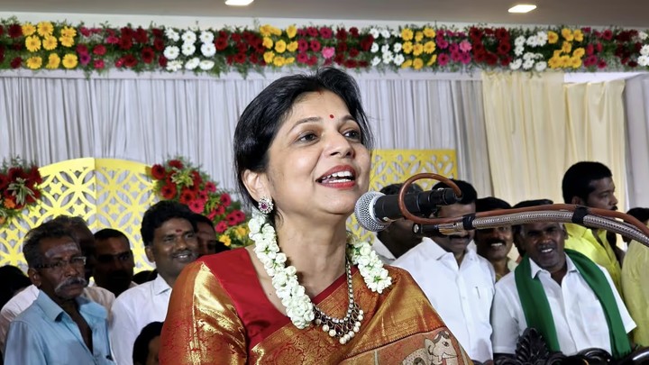 “பள்ளிகளை மூடுவதற்கா 2 அமைச்சர்கள்?”… மதுவால் அழியும் தமிழகம்… பெண்கள் மத்தியில் சௌமியா அன்புமணி ஆவேச பேச்சு..!!!