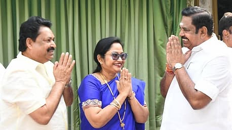 கழற்றிவிட்ட திமுக… EPS முன்னிலையில் அதிமுகவில் இணைந்த கிருஷ்ணகிரி நகர்மன்ற முன்னாள் தலைவர்…!!!