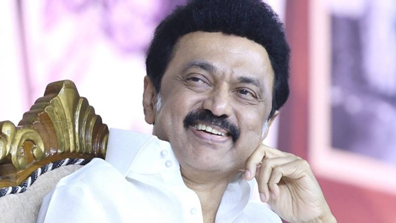 “எனக்கு எதிரிகளா….? அதெல்லாம் இல்லைங்க” நண்பர்களா தான் பாக்குறேன்…. ஸ்டாலினின் மாஸ் ஸ்டேட்மென்ட்….!!