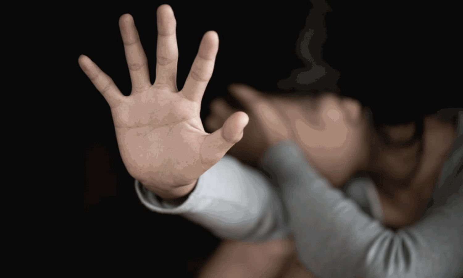 வீட்டில் தனியாக இருந்த 12 வயது சிறுமி… ஆதார் அட்டை கேட்பது போல் உள்ளே நுழைந்த தொழிலாளி… பாலியல் துன்புறுத்தல் கொடுத்து… அதிர்ச்சி சம்பவம்…!!!