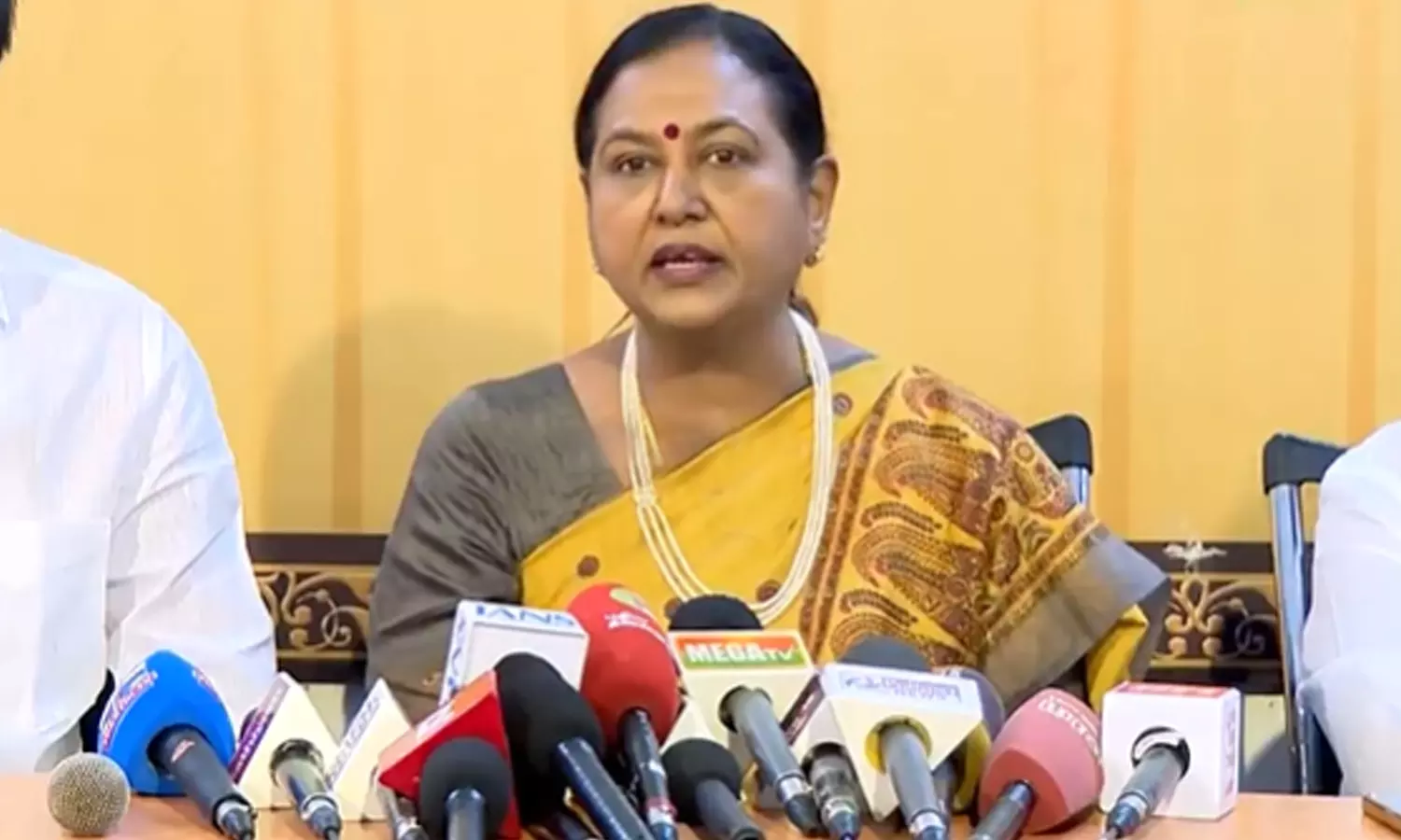 அதிமுகவுக்கு ‘NO’.. திமுகவுக்கு ‘YES’? 😱 பிரேமலதாவின் ராஜ்யசபா கணக்கு…. பொங்கலுக்குப் பின் காத்திருக்கும் மெகா ட்விஸ்ட்….!!