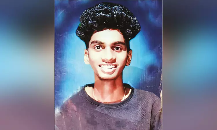 “நண்பர்களைப் பார்க்கப் போகாதே..” மனைவியின் ஒரு வார்த்தை.. திருமணமான ஒரே மாதத்தில் நேர்ந்த சோகம்.. கண்ணீரில் உறைந்த குடும்பத்தினர்..!!