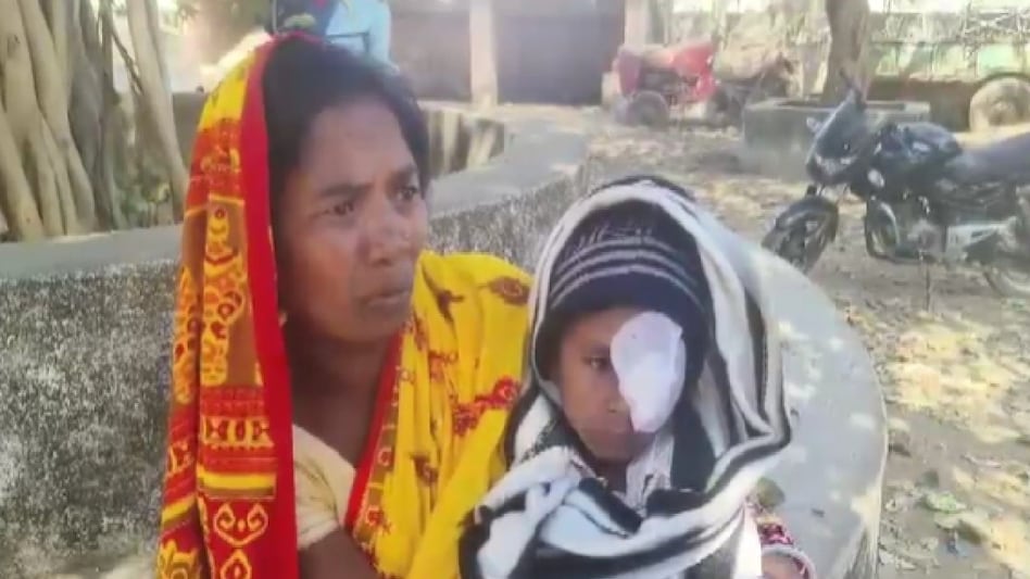 “ஐயோ…. புள்ளையோட கண்ணு போச்சே” – சிப்ஸ் பாக்கெட் செய்த கொடூரம்…. கதறி துடிக்கும் பெற்றோர்….!!