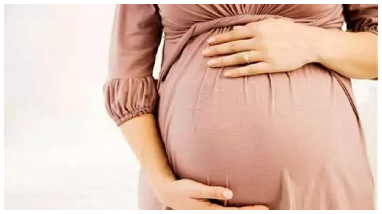 கர்ப்பிணி மனைவி வீட்டில் இருக்க.. காதலியுடன் உல்லாசம்… கண்ணீருடன் காவல் நிலையம் சென்ற இளம்பெண்… என்ஜினீயரின் முகமூடி கிழிந்தது எப்படி?… போலீசார் அதிரடி கைது…!!!