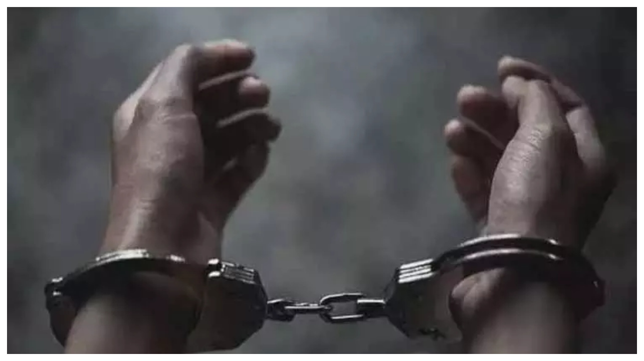 துணியில் பட்ட சேறு உயிருக்கே உலையானதா?.. பெற்ற மகளா? பகையா?… நள்ளிரவு குளிரில் மொட்டை மாடியில் தண்டனை… தந்தை மற்றும் சித்தியின் கொடூரத் தாக்குதலில் பறிபோன உயிர்…!!!