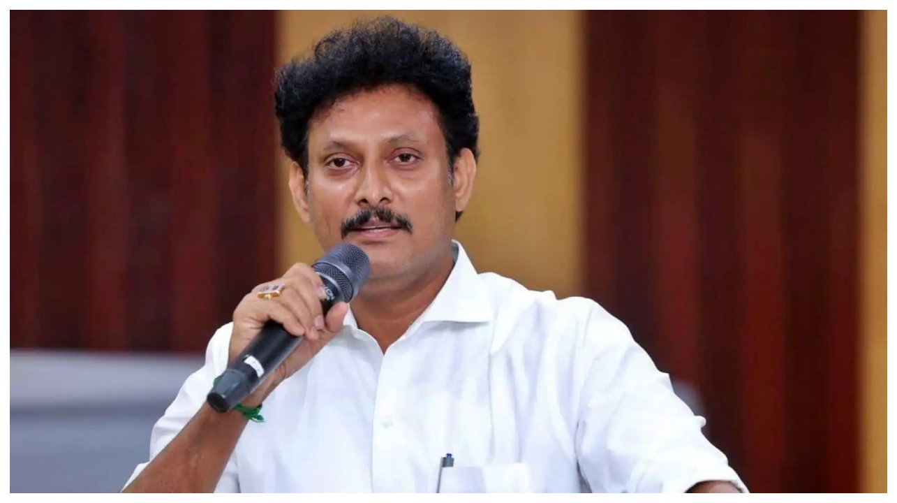 ஆசிரியர்களுக்கு விடிவுகாலம்… தேர்ச்சி மதிப்பெண்ணில் அதிரடி மாற்றம்… இனி 60 எடுத்தாலே ‘பாஸ்’… அன்பில் மகேஷ் வெளியிட்ட அதிரடி அப்டேட்..!!!