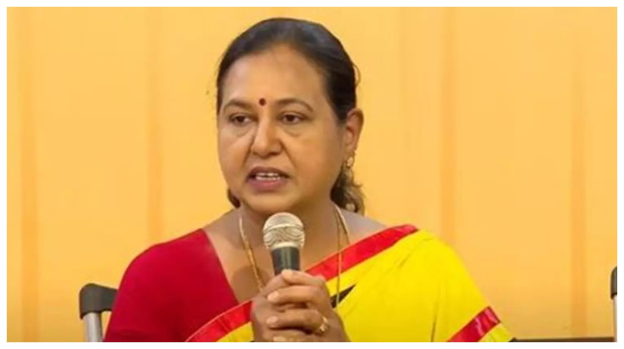 யாரும் வரல.. ஆனா நாங்க ரெடி… “எங்களை யாரும் அணுகவில்லை… தனித்து போட்டியா? அல்லது ரகசிய பேச்சார் வார்த்தையா?… பிரேமலதா விஜயகாந்தின் ஓபன் ஸ்டேட்மென்ட்..!!!