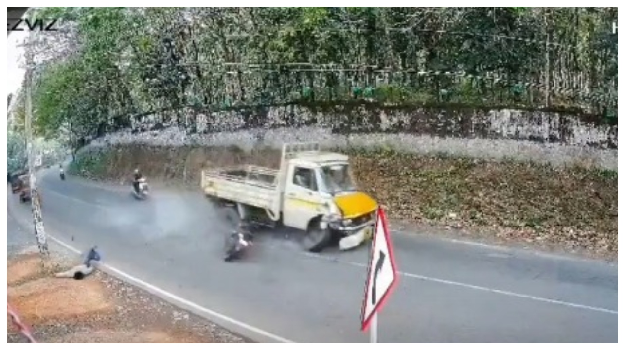 எமனுடன் விளையாடிய ஓட்டுநர்.. வளைவுகளில் இந்த தவறை மட்டும் செய்யாதீர்கள்.. கண்ணிமைக்கும் நேரத்தில் நேர்ந்த கோரம்… வைரலாகும் வீடியோ…!!!