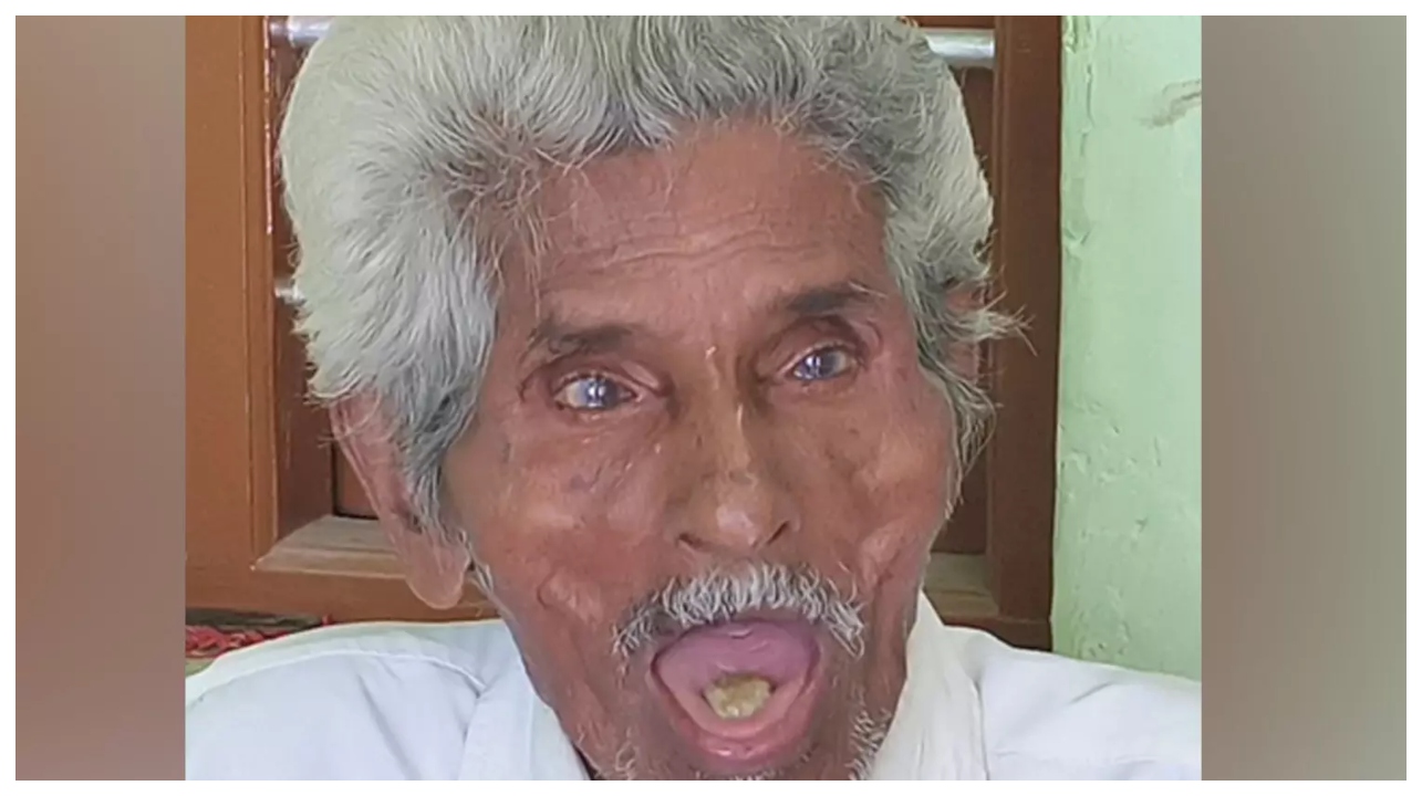 69 வருஷமா வாயில் கல்… 80 வயது முதியவரின் விசித்திரமான ரகசியம்… ‘ஆசிரியர்’ சொன்ன காரணம்.. இன்று உலகையே வியக்க வைக்கும் சாதனை… வைரலாகும் வீடியோ…!!!