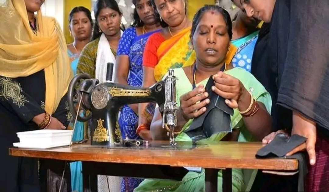 பிப்ரவரி 1-ல் பெண்களின் தலையெழுத்தை மாற்றப்போகும் 2026 பட்ஜெட்.. வாரி வழங்கப்போகும் மத்திய அரசு.. முழு விவரம் உள்ளே!!