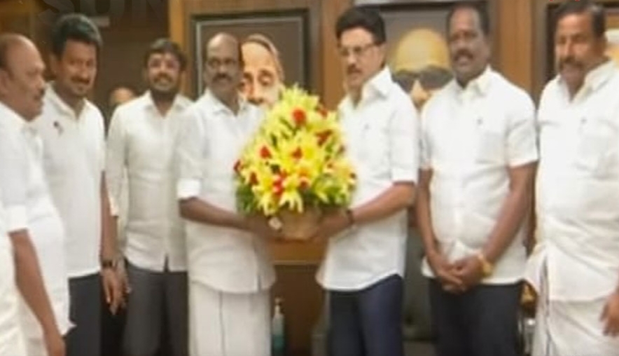 Breaking: முதல்வர் ஸ்டாலின் முன்னிலையில் திமுகவில் அதிகாரப்பூர்வமாக இணைந்தார் முன்னாள் அமைச்சர் வைத்திலிங்கம்…!!!