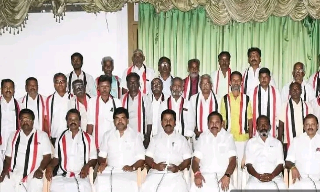 வைத்திலிங்கத்திற்கு செக் வைத்த ஆதரவாளர்கள்.. EPS-ஐ நேரில் சந்தித்து கெத்து காட்டிய விசுவாசிகள்..!!