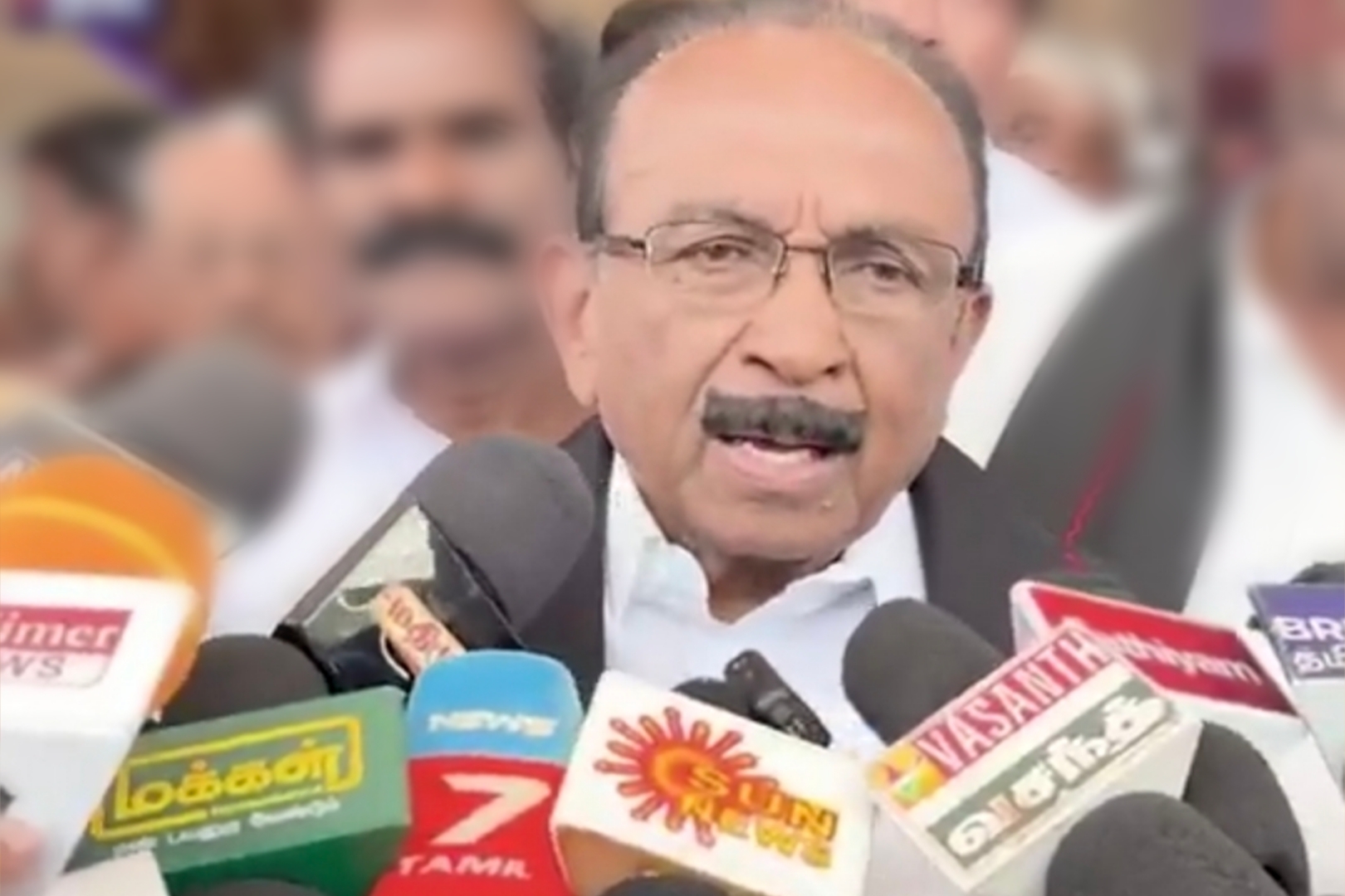 இந்தியா கூட்டணிக்கு 200 தொகுதிகளில் வெற்றி…. மோடியின் கொத்தடிமைக்கு பேச தகுதி இல்ல…. எடப்பாடியை வறுத்தெடுத்த வைகோ….!!