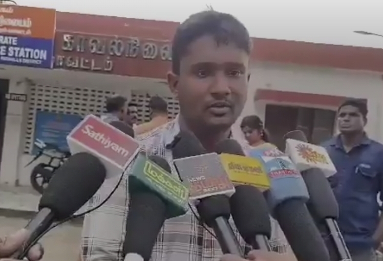 அடித்து,  வாயில் விஷத்தை ஊற்றி…. VAO ஆணவக் கொலை…. மாற்று சமூக காதலன் பகிர் குற்றச்சாட்டு….!!