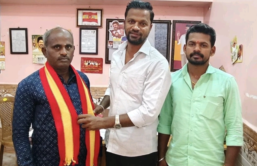 பாஜகவுக்கு திடீர் ஷாக்…. தவெக வலையில் விழுந்த முக்கிய நிர்வாகி…. அடுத்தடுத்த மூவ் என்ன….?