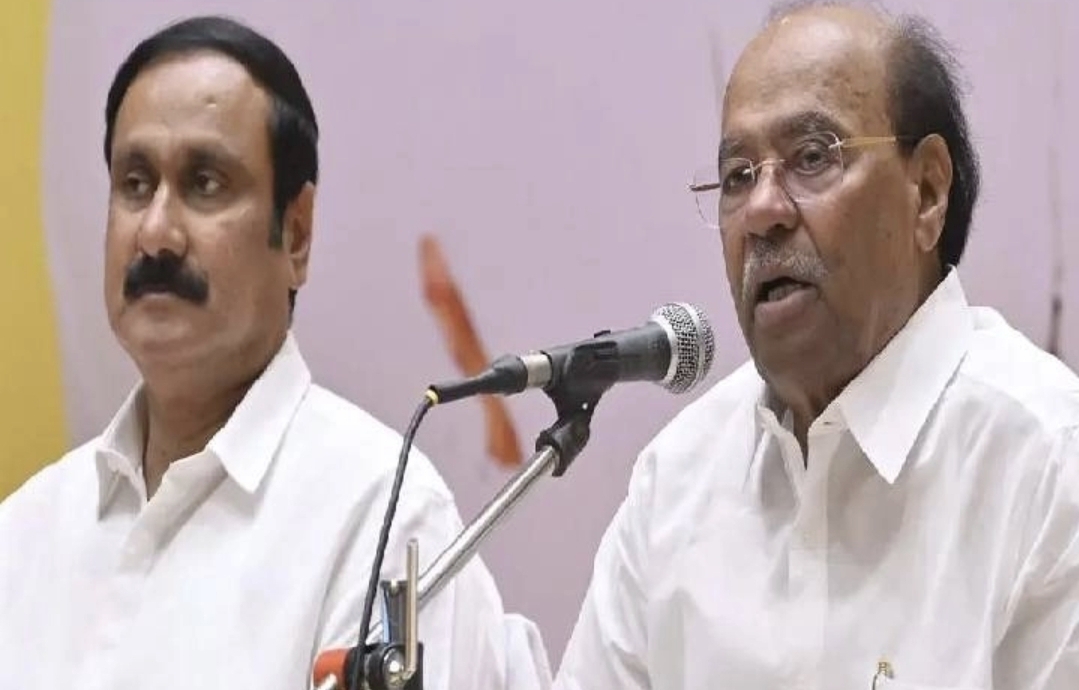 “அப்பாவுக்கும் மகனுக்கும் நடுவுல இப்படியொரு பஞ்சாயத்தா?” – தேர்தல் ஆணையத்துக்கே லெட்டர் போட்ட டாக்டர் ராமதாஸ்….!!