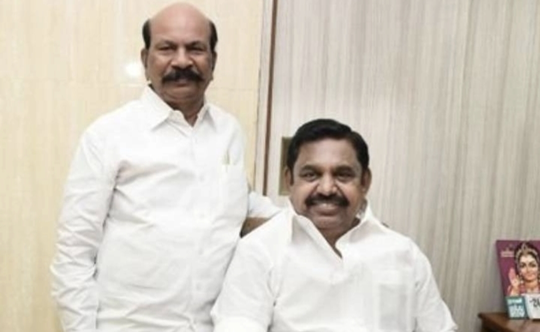 அதிமுகவில் விழுந்த விக்கெட்…. TVK-வில் இணைந்த முக்கிய புள்ளி….? அதிர்ச்சியில் இபிஎஸ்….!!