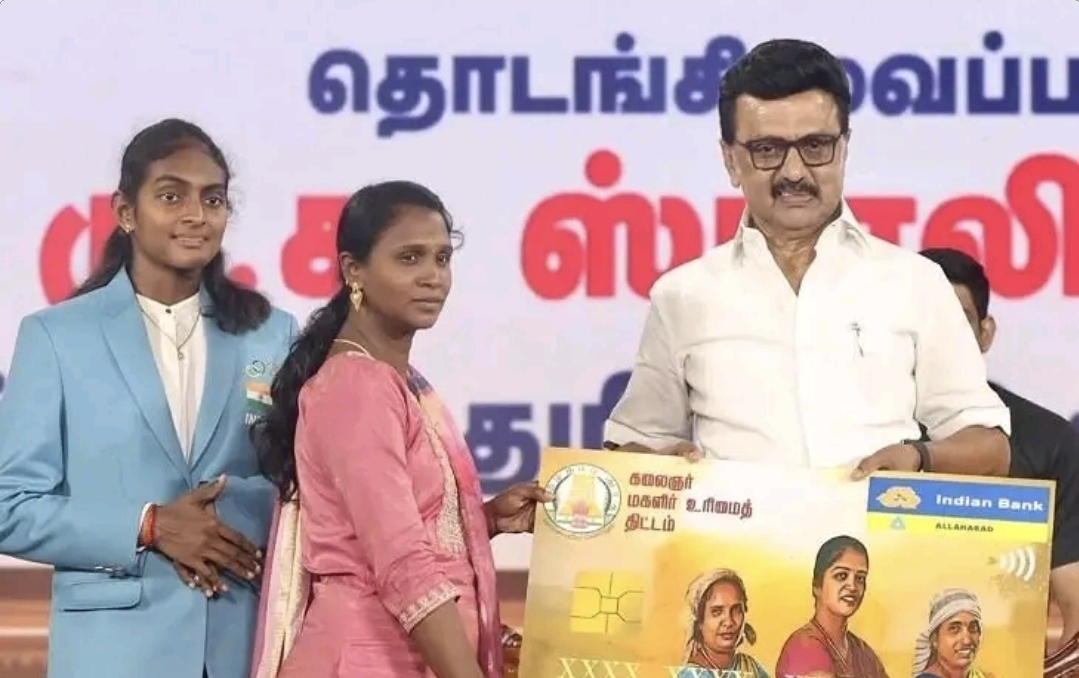 ​”NDA-வுக்கு வந்த பெரிய ஆபத்து” – வாக்குறுதிகளால் அதிரும் தமிழ்நாடு… மகளிர் உரிமைத் தொகை உயரப்போகுதா….??