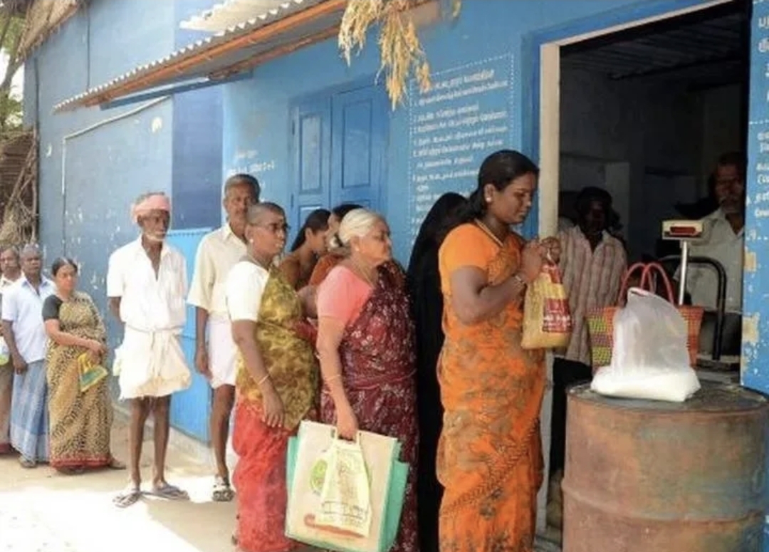 “ரேஷன் கார்டு ஒன்னு.. கடை எதுவானா என்ன?” பொங்கல் பரிசு வேலை முடிஞ்சாச்சு…. இனி எங்க வேணும்னாலும் ரேஷன் வாங்கலாம்….!!